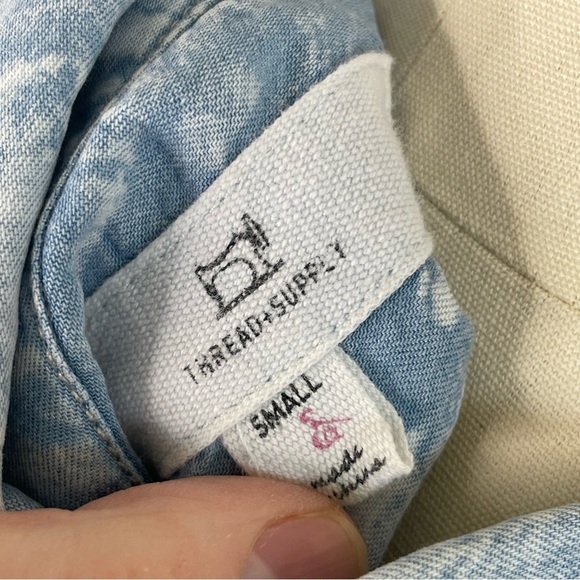 Thread + Supply Chambray Shirt- Acid Wash Blue- Size Small - Picture 7 of 7